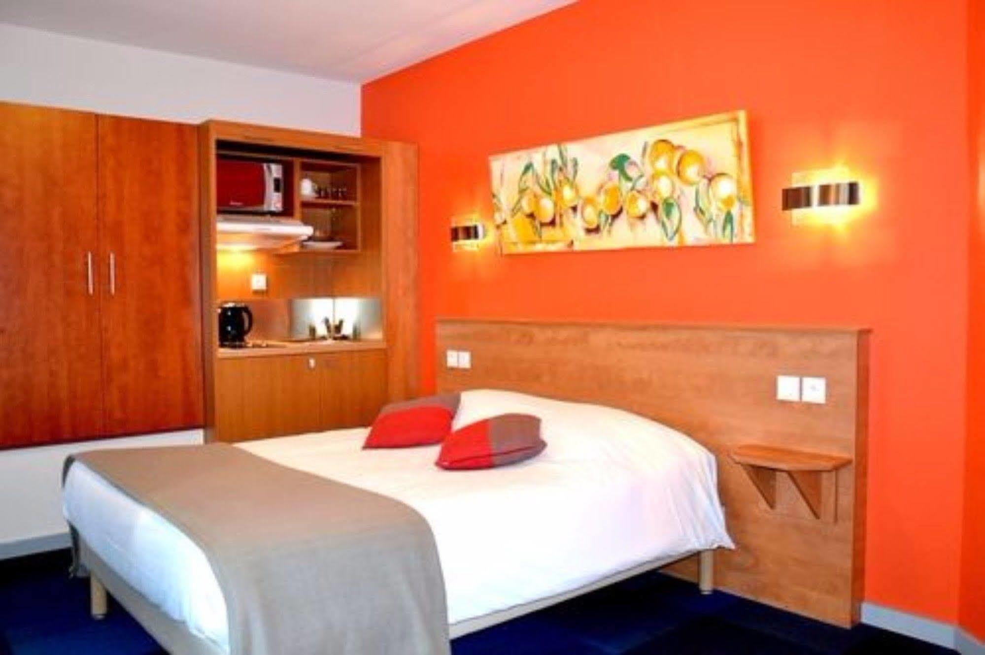 Logis Hotel De Paris Saint-Avold Eksteriør bilde